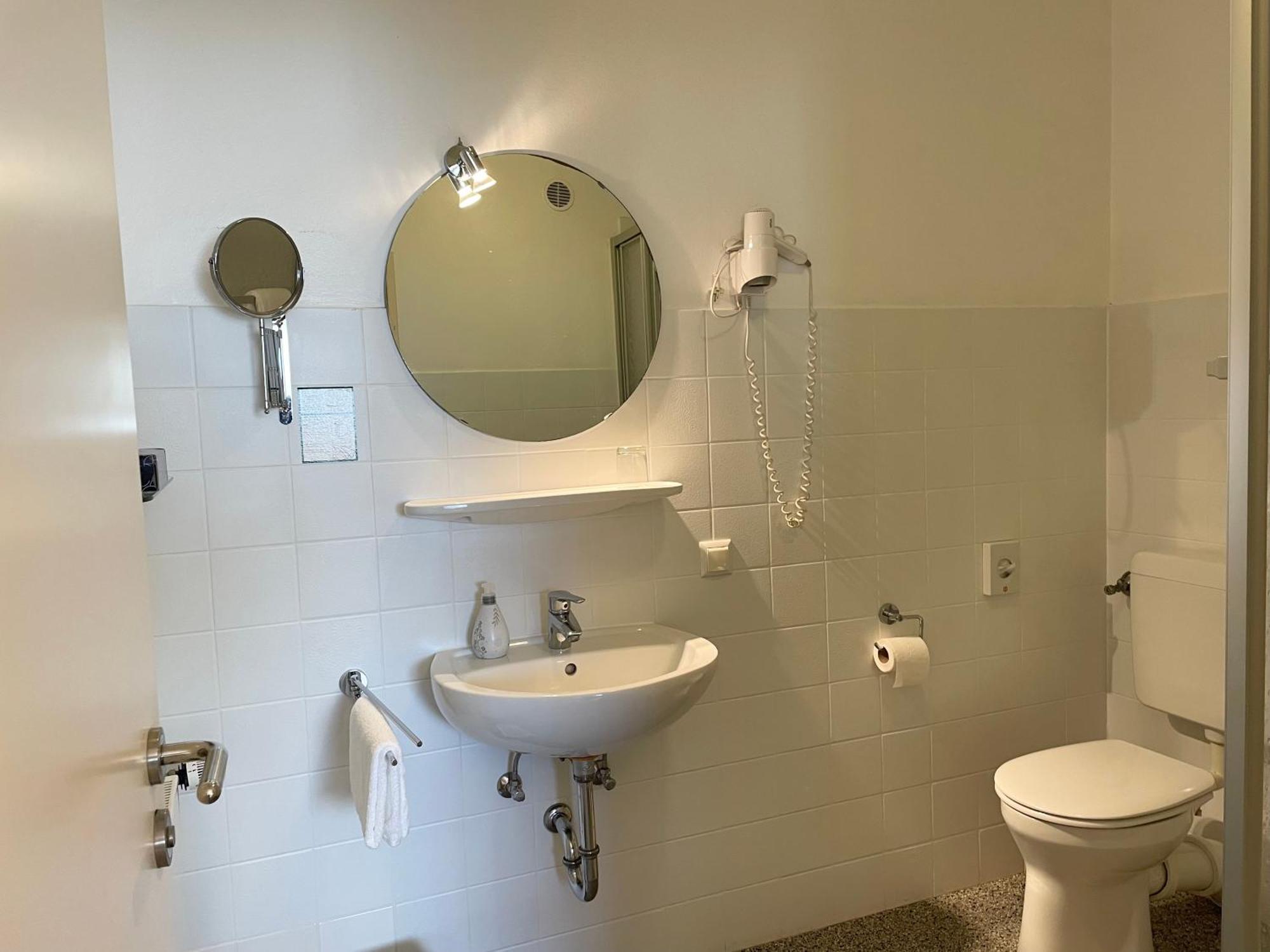 Hotel-Pension Hommen Кобленц Екстериор снимка
